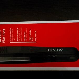 REVLON FLAT IRON